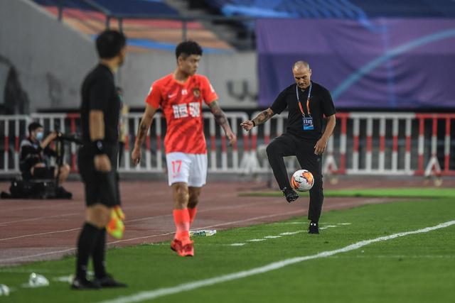 申花教练：大部分伤员已恢复，盖伊与蒋圣龙仍在康复中